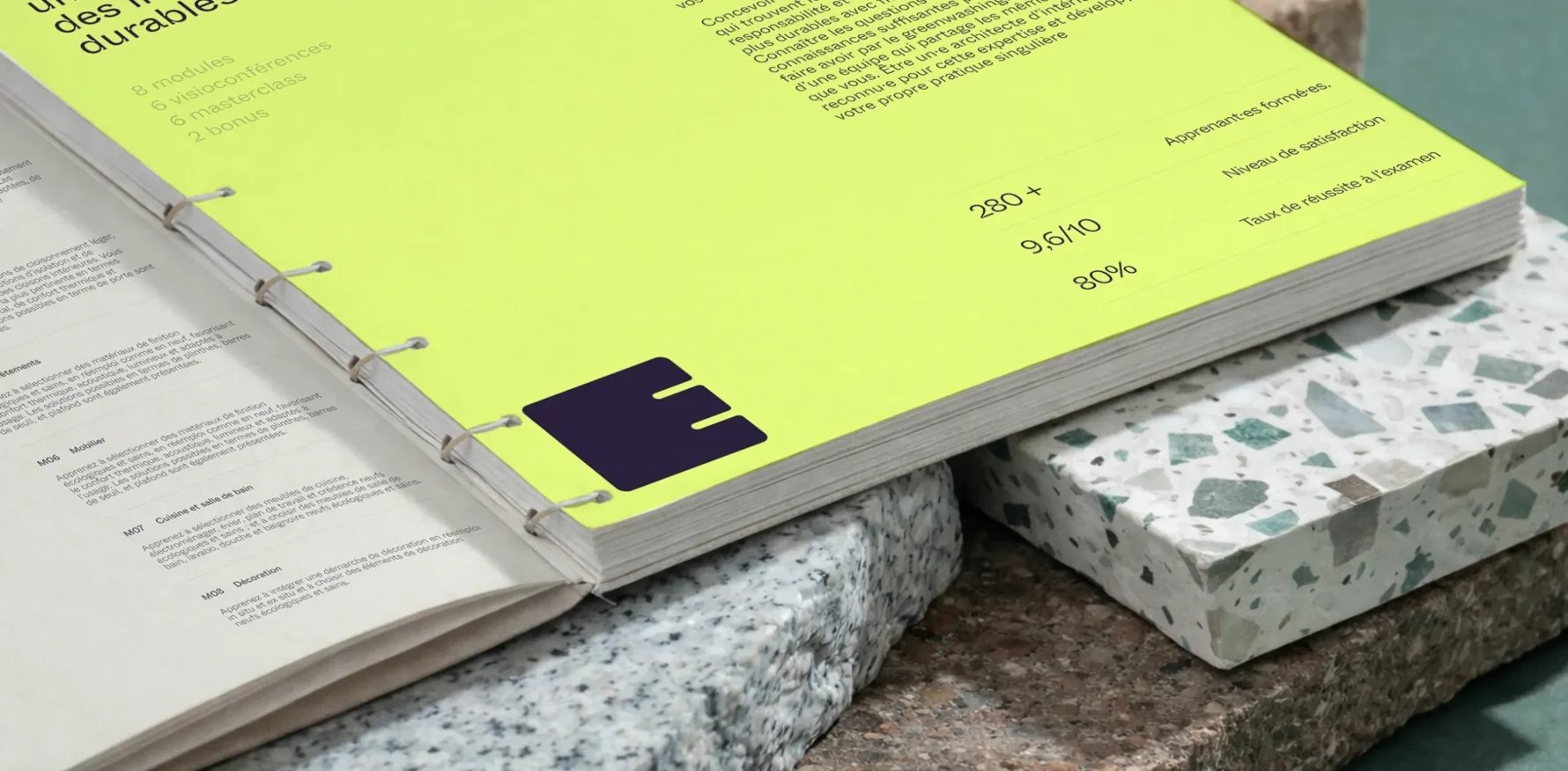 Livret de formation en design intérieur durable présentant contenus pédagogiques et indicateurs de résultats